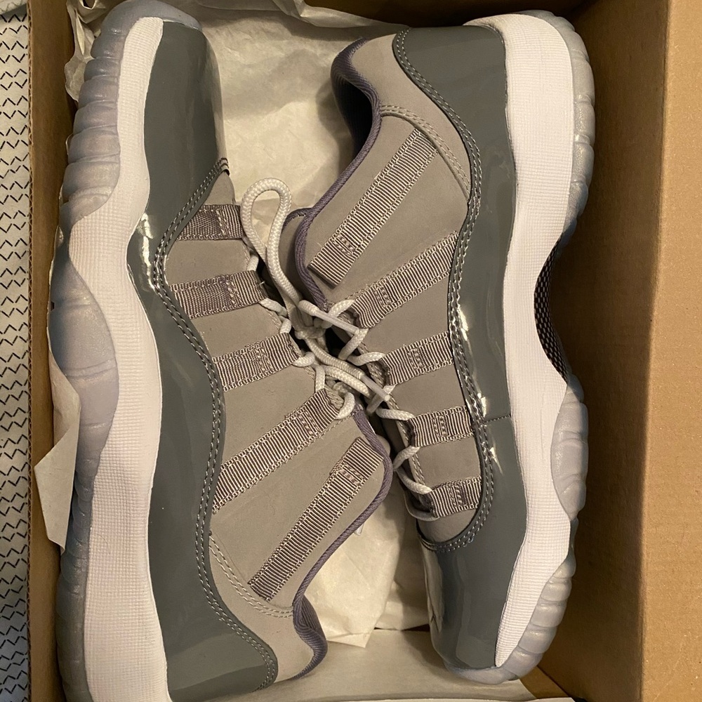 Boys Jordan 11 lows wolf grey  size 6.5